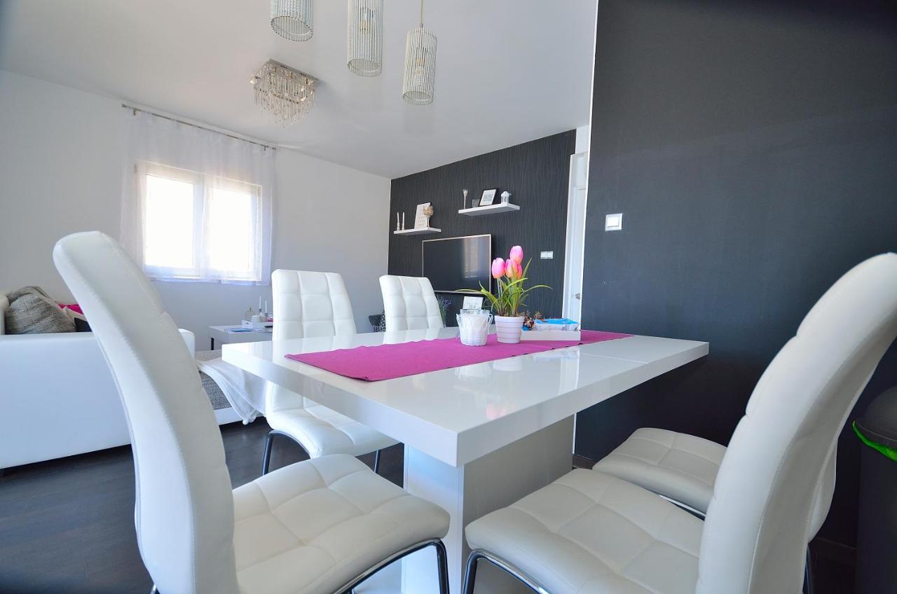 Staro Selo Apartment Primosten